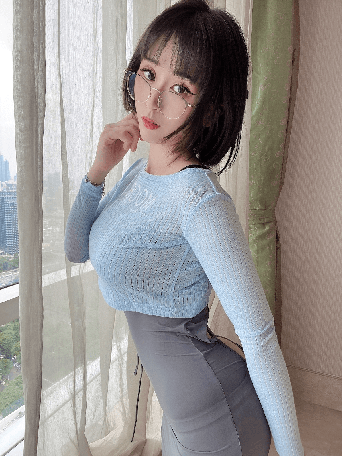 CosuTaku LarissaRochefort Hitomio 5