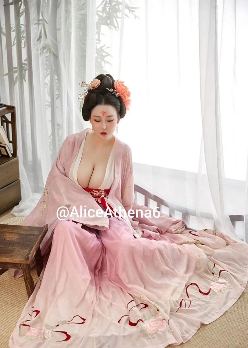 1648527341684142081 3