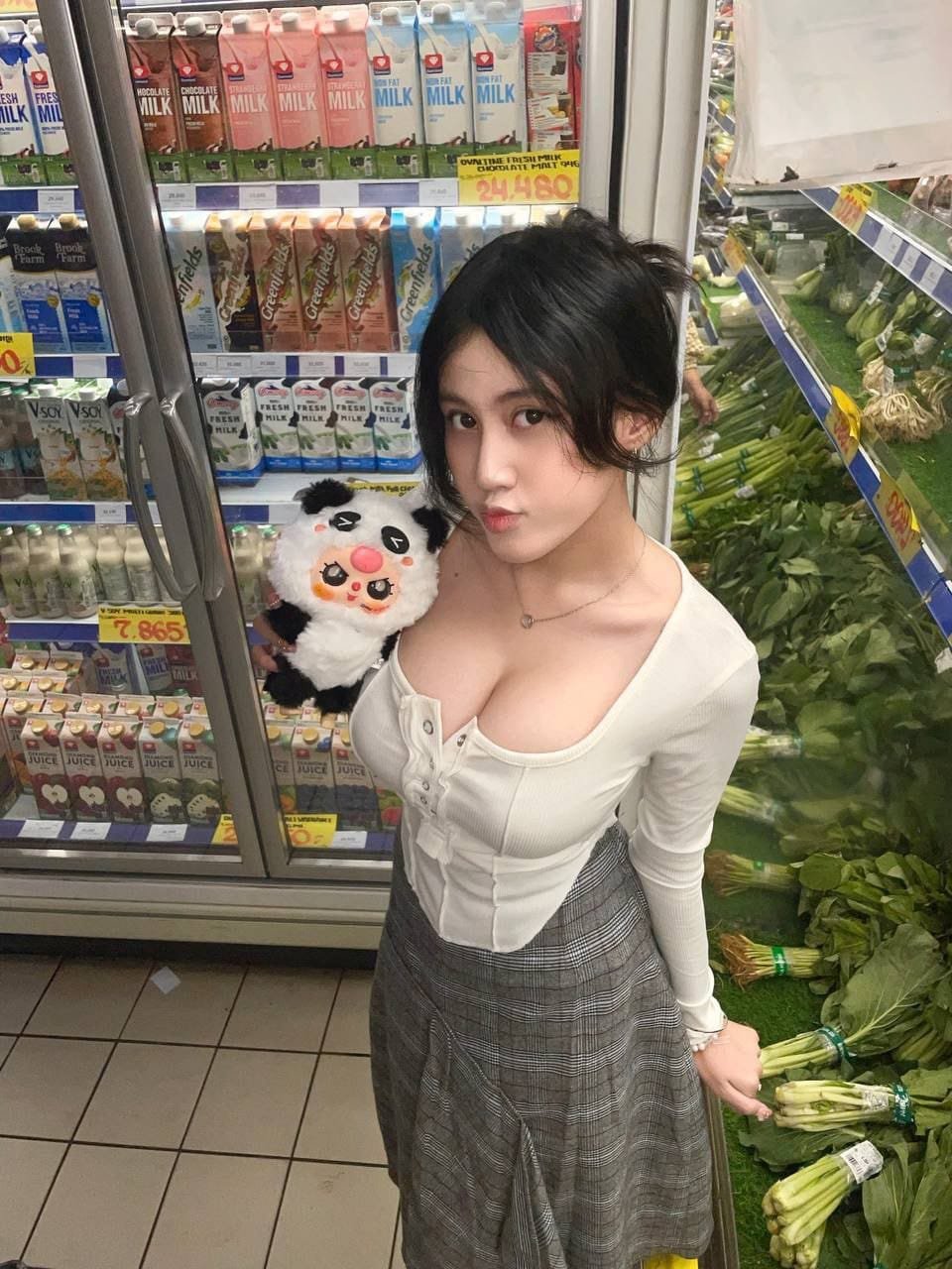 photo 6334580830772511523 y