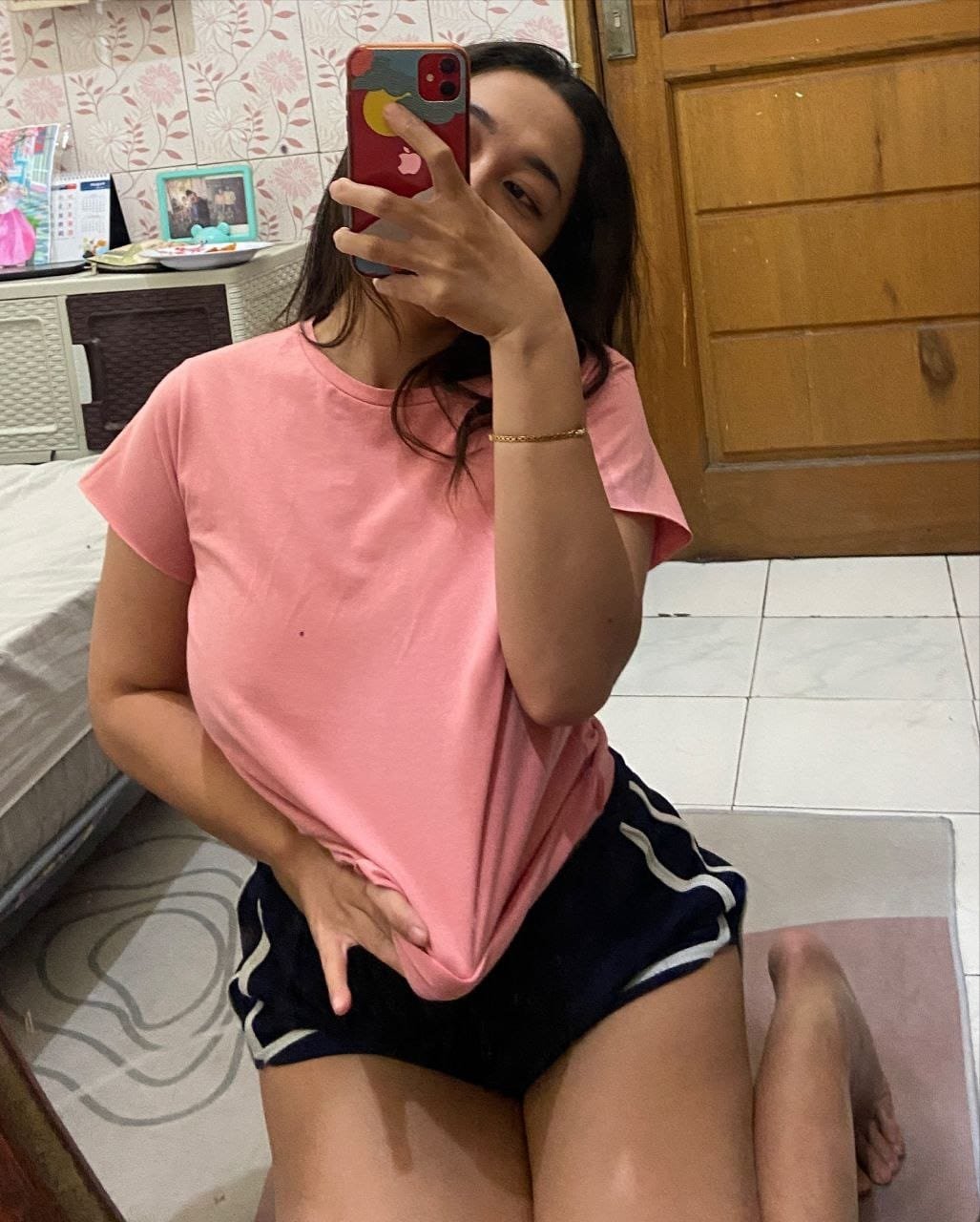 photo 6149870921779889850 y